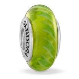 RETIRED PANDORA LIGHT GREEN MURANO